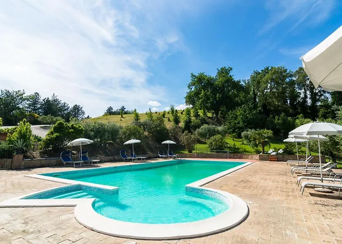 Mansion In With Pool & Hills Сasa de vacaciones